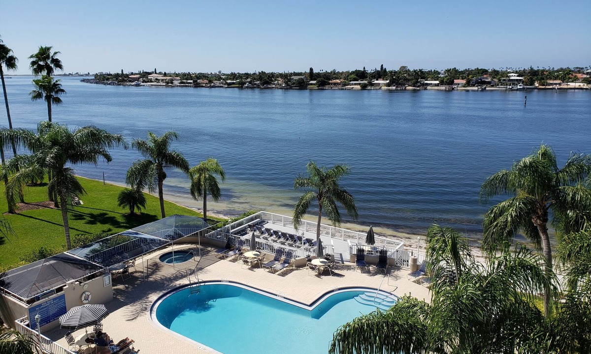 Isla del Sol Condo | Waterfront penthouse in paradise, beautiful views, completely remodeled