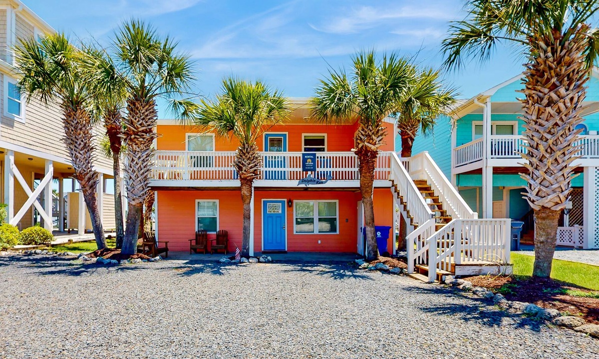 Holden Beach House | Wonderful Family House on Waterway w/Free WiFi, Private W/D, AC, Dock, Patio