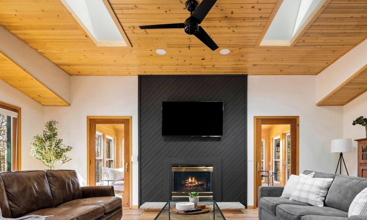 Sister Bay Cabin | Wooded Retreat With Space for Everyone