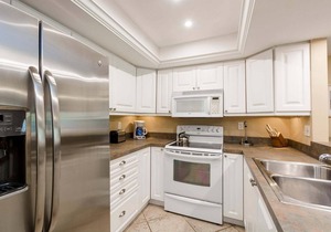 Bayside Beach to Bay Resort: Spacious 2BR condo in Sarasota, perfect for families!