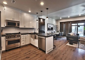 Blackstone Residence w/Pool & Hot tub