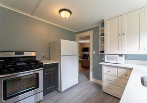 Lakeview Cottage 1 sleeps 6