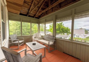 Lakeview Cottage 1 sleeps 6