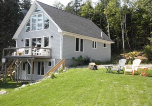 Pretty oceanfront cottage!! Roque Island views across the Bay.