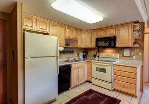 Stunning Breckenridge Views, Downtown & Ski-In/Out Condo, Hot Tub!