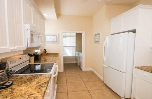 Bradenton Beach Hotel | 1 Bedroom, 1 Bathroom Deluxe. Pet Friendly