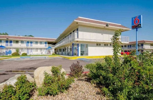 Dupont Apartment | 1 Full Bed|Mobility Access Tub| NS