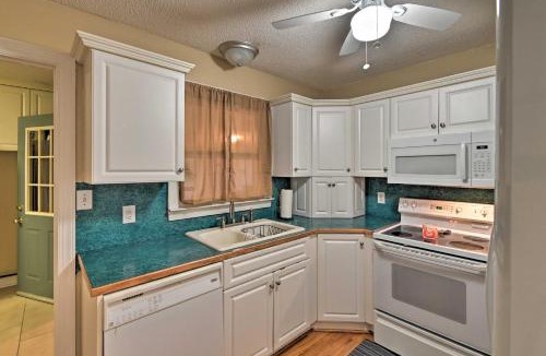 Lillington House | < 1 Mi to Downtown Lillington: Home w/Deck