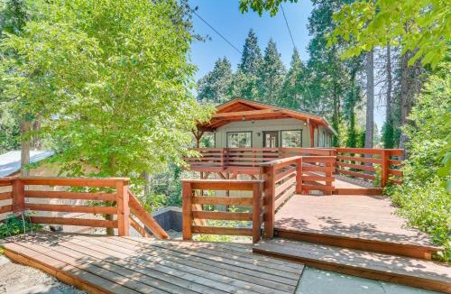 Crestline House | 1 Mi to Lake: Crestline Cabin w/Deck + Gas Grill!