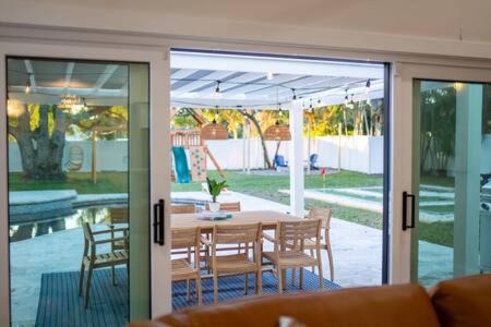Wexford Leas House | 1 Mile to Honeymoon Island ~Heated Pool ~Putt Putt