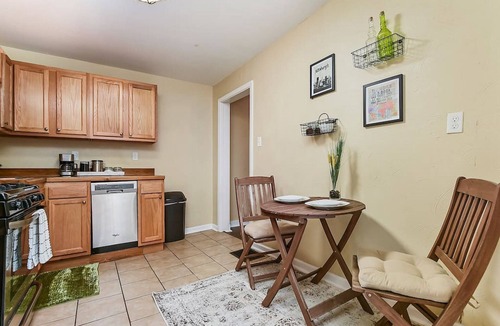 East Allegheny House | 1210 James St. #1 ★Pro Cleaned