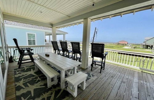 Crystal Beach House | 137 m² House ∙ 3 bedrooms ∙ 12 guests