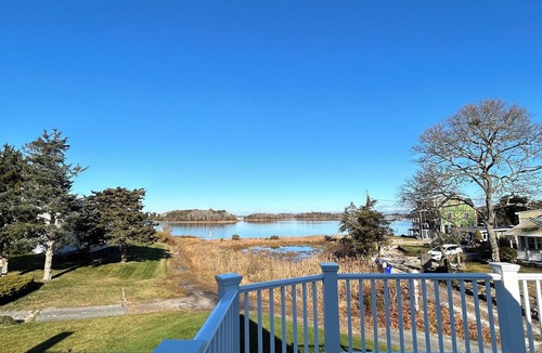 Pocasset House | 157 Tahanto Rd - Updated 3BR home w/ocean view, steps to beach!
