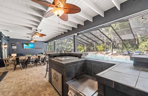 Seminole House | 16 beds, 5BA, 2 Acres, Salt POOL, Spa