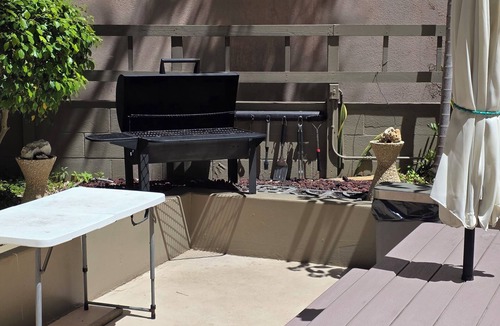 Waikiki Apartment | 18FL Charming air conditioned apartment in Waikiki with scenic view from lanai