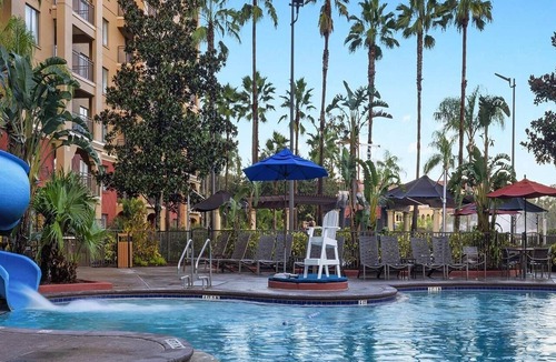 Lake Buena Vista Condo | 1BR Deluxe Unit Near Disney Free Shuttle To Park