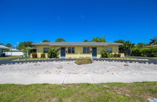 Golden Beach House | 1BR Venice home with private beach access - Golden Beach Haven