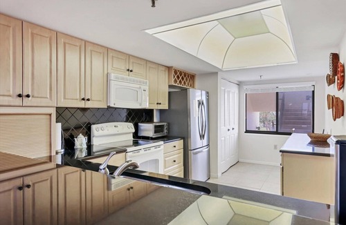 Longboat Key Condo | 2/2 Bay Front Condo, Pool, Private Beach Access