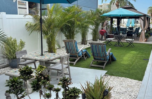 Island Estate House | 2-bed 2 bath bungalow on Island Estates in sunny Clearwater Beach