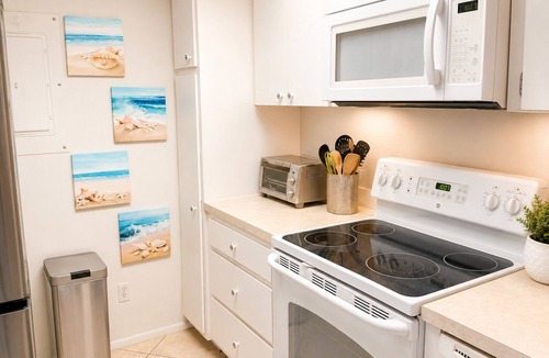 Longboat Key Condo | 2 Bedroom, 1 Bath, Beach and pools, Longboat Key