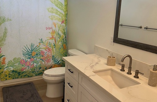 Punaluu House | 2-bedroom 1-Bath with AC