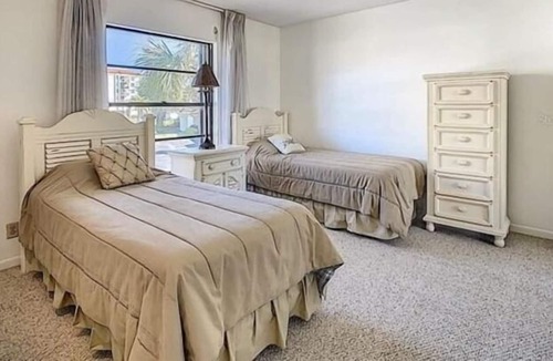 Casa del Mar Apartment | 2 Bedroom 654965 by Houzlet