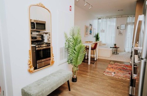 East Cambridge Apartment | 2-bedroom apart in Cambridge with balcony Garage parking