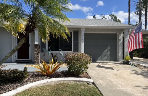 Port Charlotte House | 2 bedroom pool house Port Charlotte. Close to shopping.