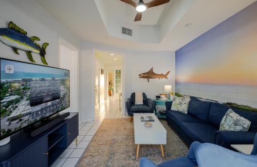 Saint Armands Key Apartment | 2 BR Beachy Speakeasy with Rooftop Deck Near Lido Beach