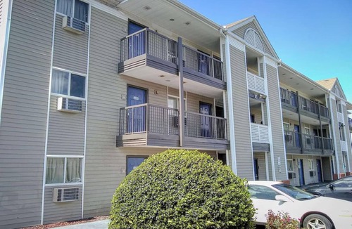 Terry Sanford Apartment | 2 Full Beds|Nsmk|Kitchen