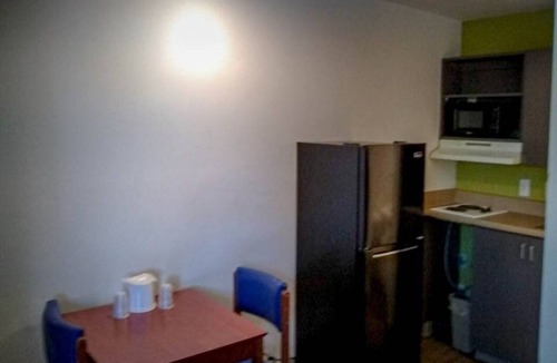 Terry Sanford Apartment | 2 Full Beds|Smoking|Kitchen