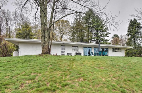 Weirs Beach House | 2 Mi to Lake Winnipesaukee! Group Hideaway