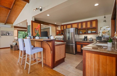 Honaunau-Napoopoo House | 2 Mins to Private Beach, Dolphin Whale Watching, H6A