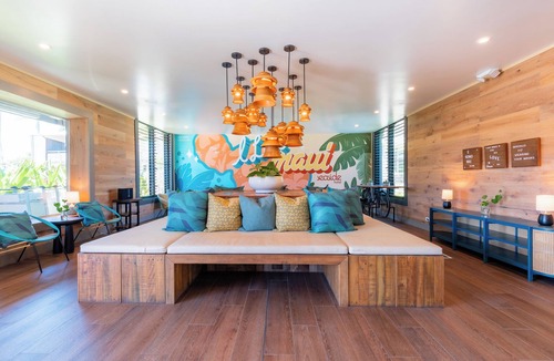 Kahului Hotel | 2 Pet-friendly Units | Onsite Pool | Steps to Ho'aloha Park Beach | Free Shuttle