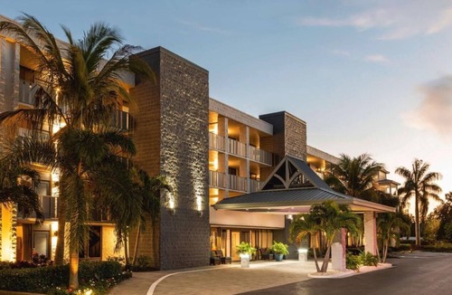 Sarasota Hotel | 2 Relaxing Rooms Near Siesta Key Beach – Free Breakfast & Pet-Friendly