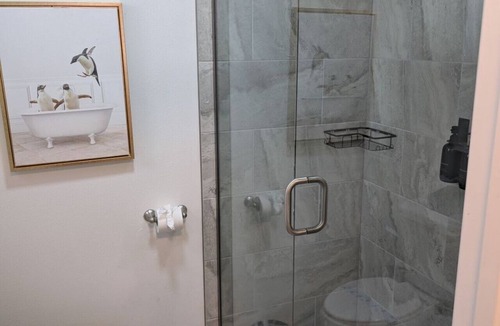 Siesta Key Hotel | #2-Studio-Beautiful,Clean King Suite,Kitchenette,Heated Pool,3-min Walk to Beach