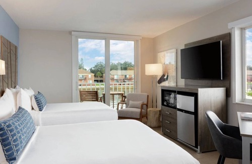 Pinellas Point Hotel | 2 Units | Breathtaking Outdoors | Stunning Oasis w/Balcony & Ocean Views