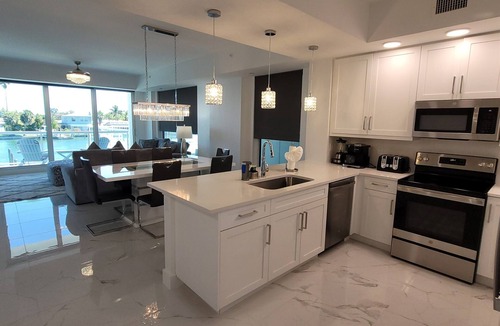 Island Estate Condo | 208, Water View-Clearwater Bch in 6 min, Pool/Gym