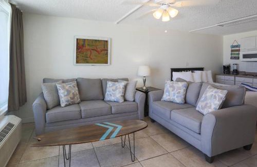 Treasure Island House | 209 Suite - Island Inn