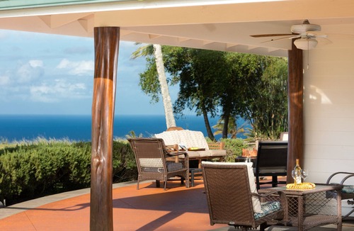 Kapaau House | 23 Acre Farm 8 Beds with Ocean Views