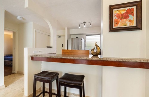 McCully - Moiliili Condo | 2BR/1BA Condo at Royal Aloha in Waikiki! Free PARKING, Free WiFi!