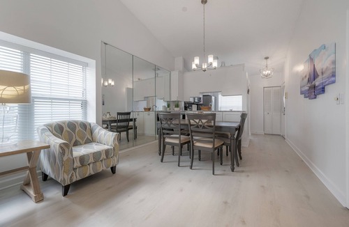 Capri Isle House | 2BR/2BA Townhouse on Treasure Island
