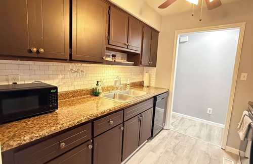 Fayetteville House | 3-bedroom house in Fayetteville with AC for relaxing stays with in ground pool