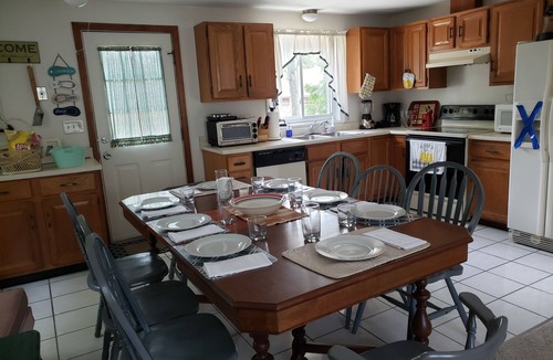 Kenyon House | 3-bedroom house in serene South Kingstown with AC