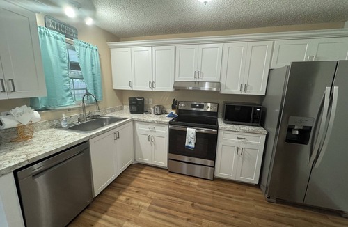 Somerset Lakes House | 3-bedroom house with heated pool in Largo minutes from breathtaking beaches