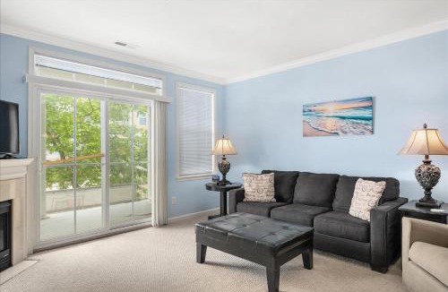 Sunset Island House | 3 Bedroom Sunset Island Condo with Outdoor Pool & Private Beach!