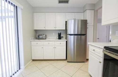 The Meadows House | 3 BR Two-Story Townhome in The Meadows - The Heatherwood Haven