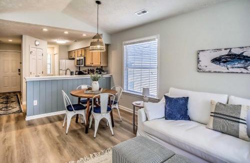 Longs House | 3 Community Pools: Golf Course Condo in Longs