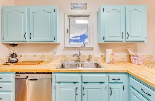 Little River Cottage | 3 Mi to Ocean: Home w/Deck in Little River!