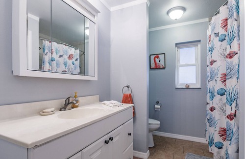 South Gate Ridge House | 3 Miles to the Beach, perfect for long stays!